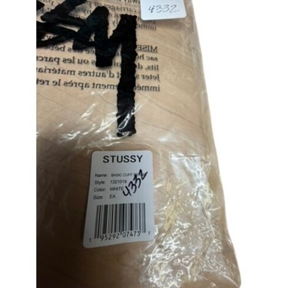 NwT! "Stussy" Basic Cuff Beanie White Black Embroidered Stock Logo Hat 1321019 - Picture 4 of 7